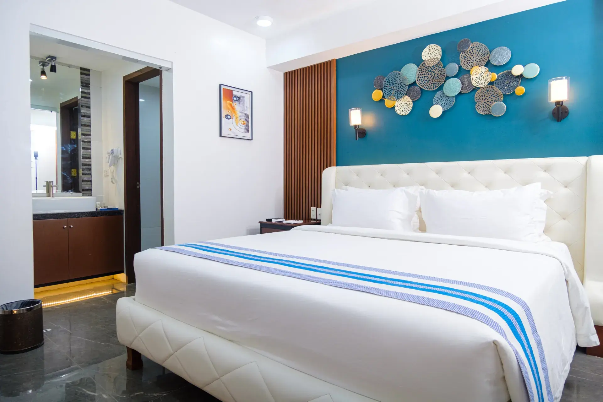 A preview of the Senior Room at Le Dream Hotel